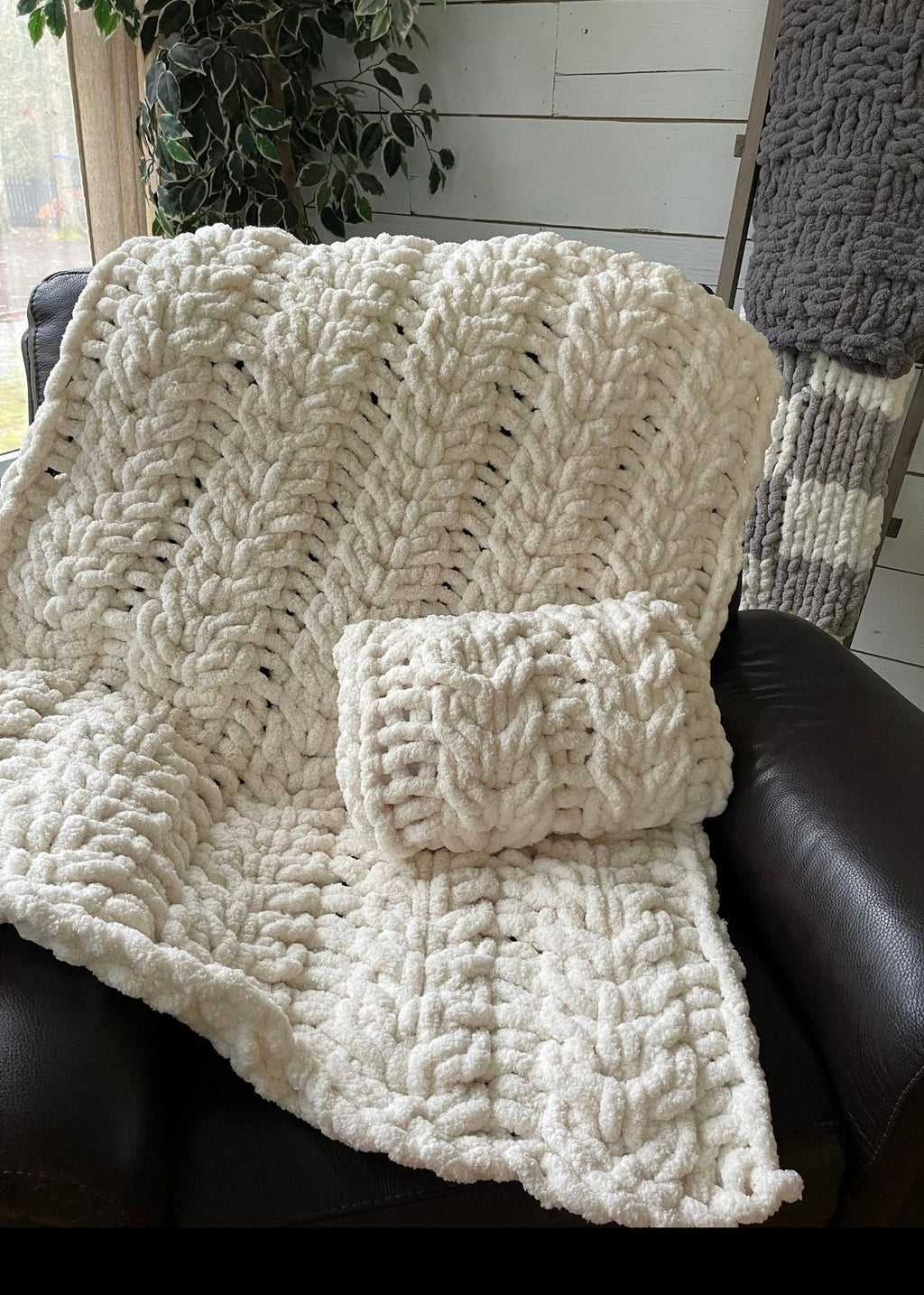 Butterfly Cable Knit Throw Blanket
